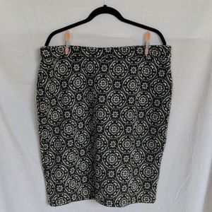 Roz & Ali black & white pencil skirt